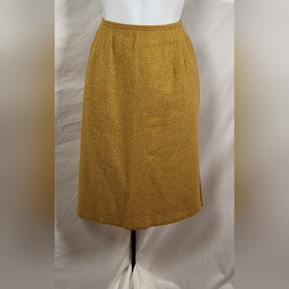 Petite Sophisticate Vintage Goldenrod Tweed Skirt Suit - Vintage - Size 8 - Picture 6 of 15